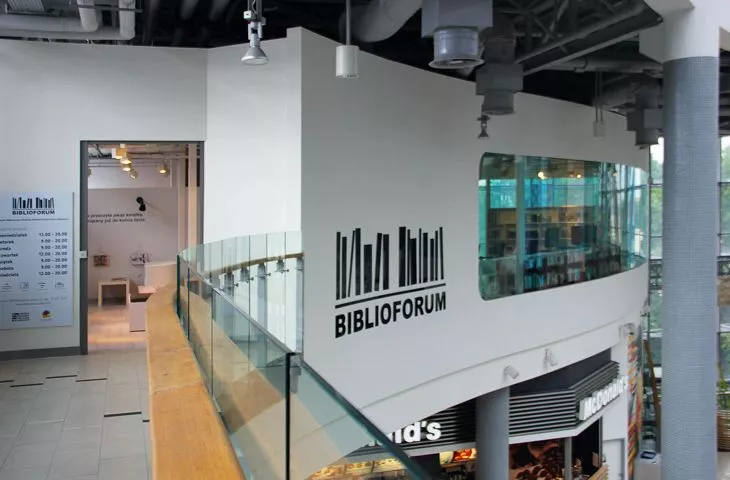 punkt biblioteczny w budynku CH Forum w Gliwicach