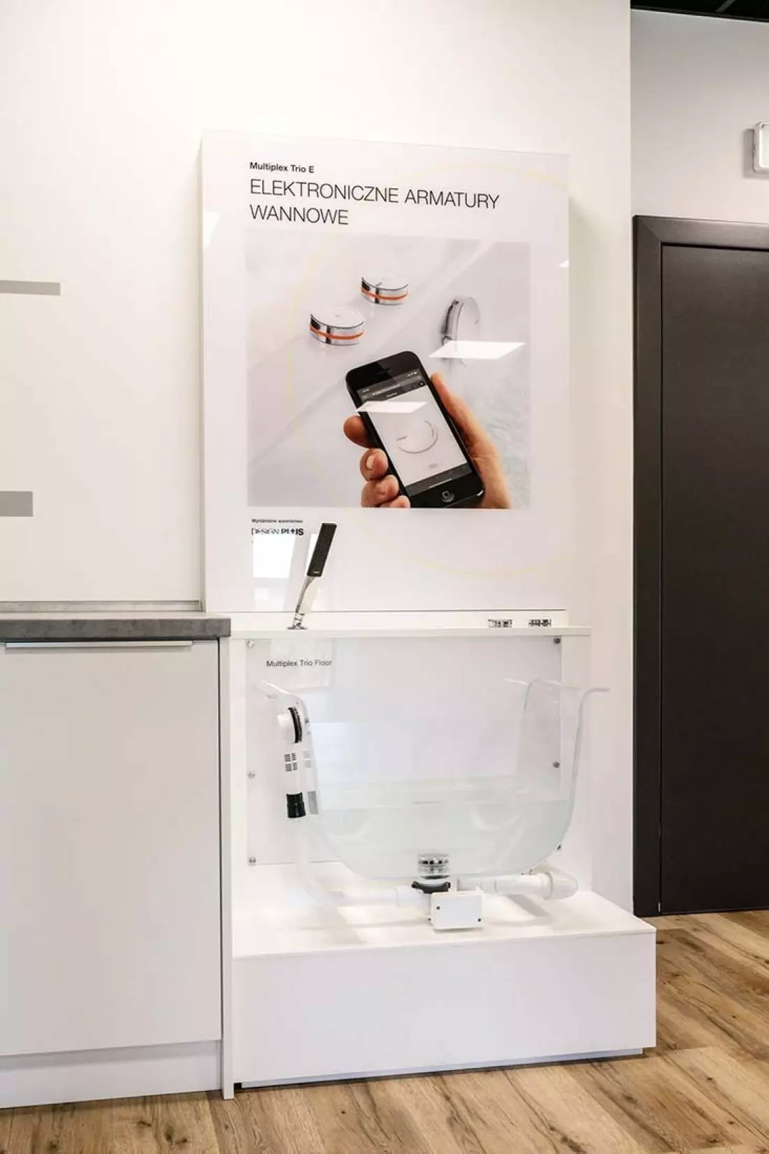 uczestnicy szkoleń
mogą również przekonać się, jak działa elektroniczna armatura wannowa Multiplex Trio E oraz nauczyć się jej programowania
