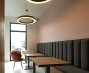 Wnętrze lodziarni Żak, strefa konsumpcji