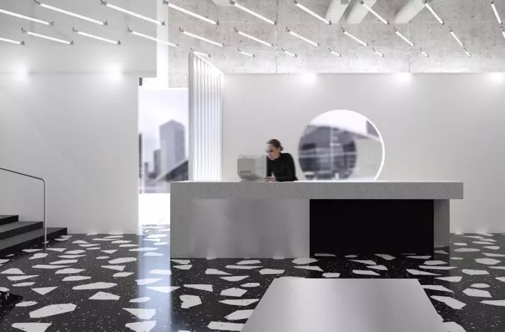 Wnętrze showroomu MISBHV, strefa kas
