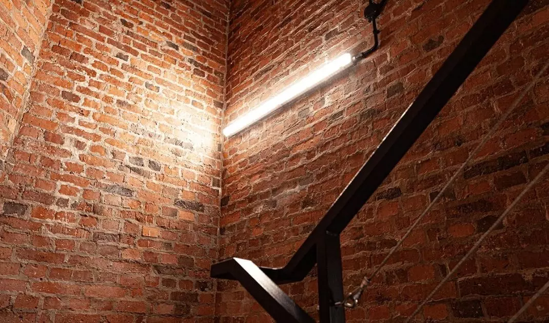 Thoroughly renovated all interiors