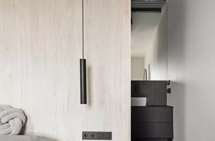 From the bedroom you can go to the bathroom