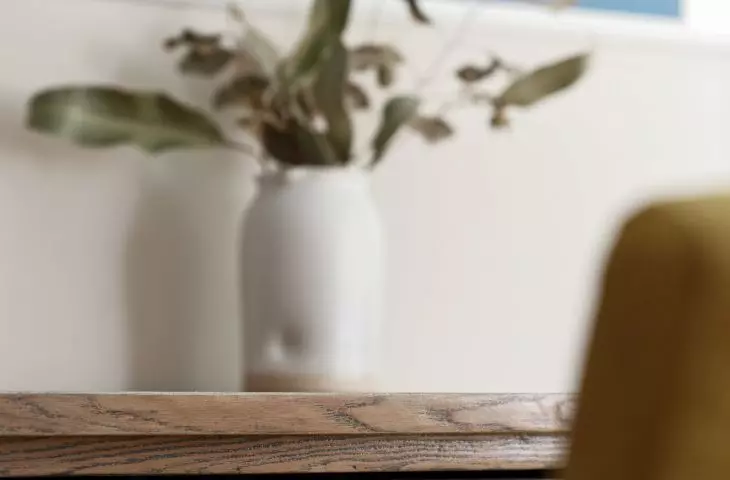 desk detail
