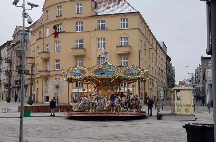 Rynek Łazarski w Poznaniu po przebudowie, proj. APA Jacek Bułat