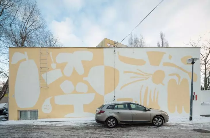 Ślepa ściana z muralem