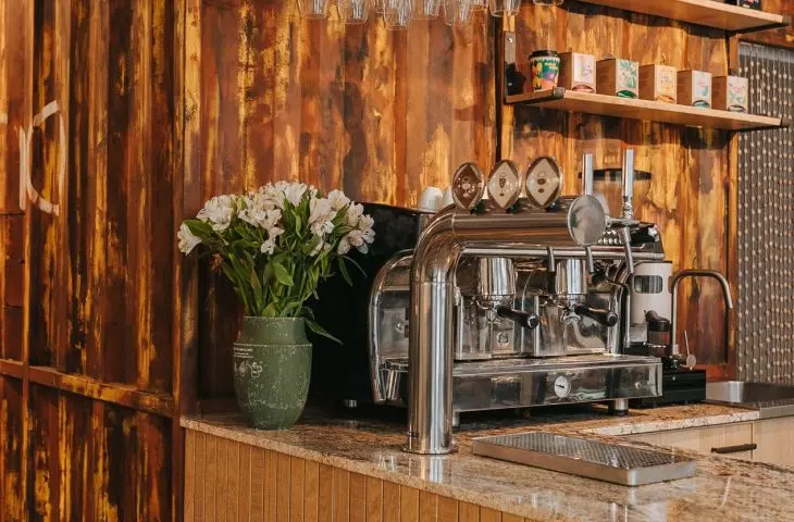 Bistro Grono in Poznan, a bar with warm colors