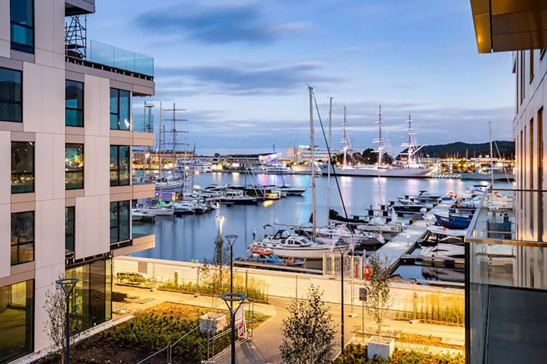 Inwestycja Yacht Park
Gdynia. Optymalny komfort wewnątrz budynków zapewniają potrójne szyby zespolone z ciepłą ramką dystansową