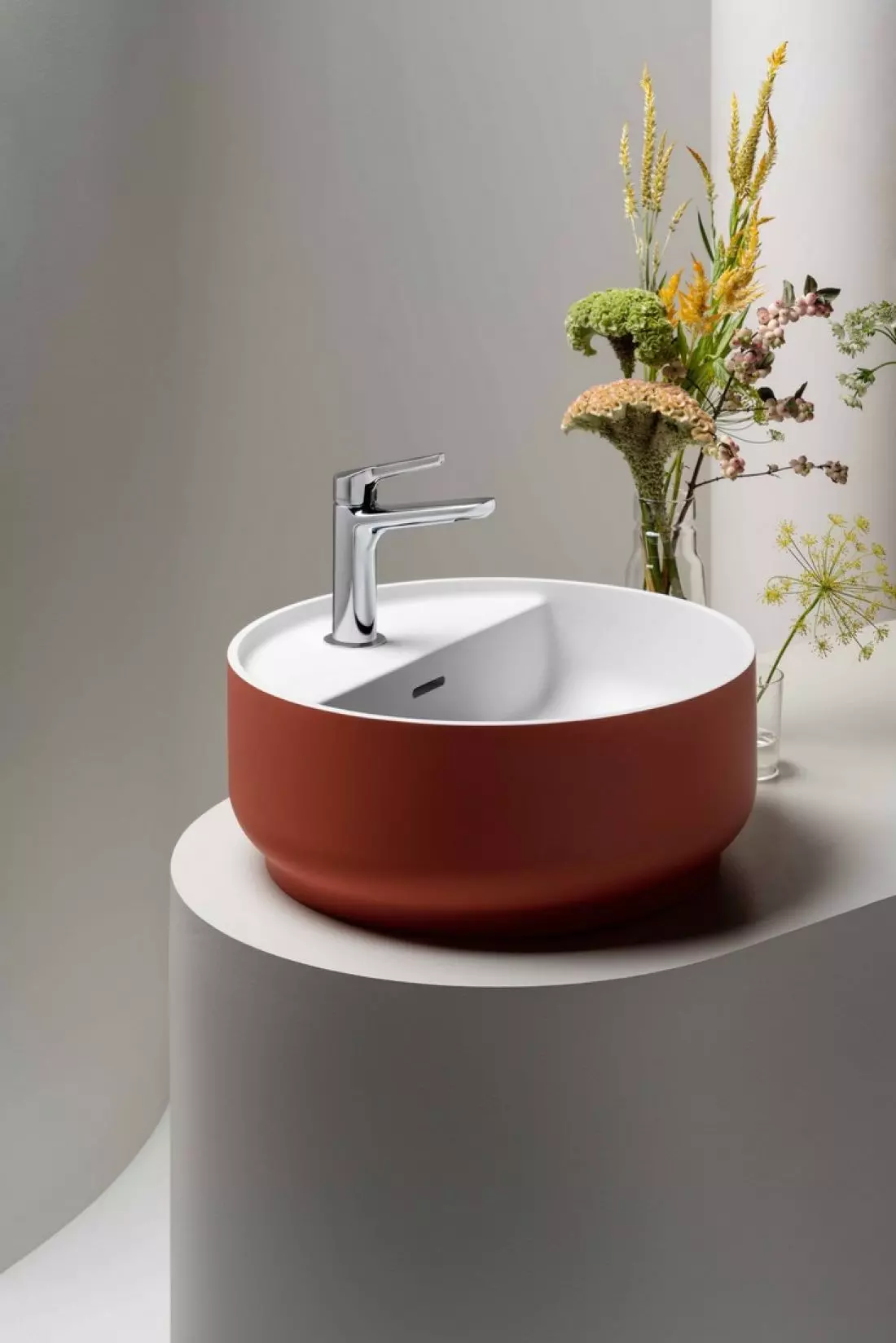 Beam - design by Visibility Umywalka nablatowa z Cristalplant Biobased + konsola z litego Irena jesionowego