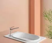 Rise - design by Zaven Konsola z blatem z Cristalplant Biobased; zintegrowana owalna umywalka