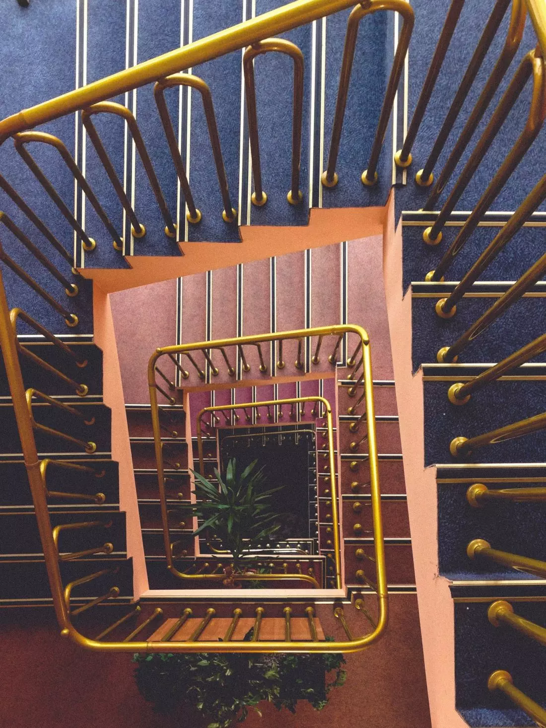 Staromodne balustrady czasem wymagają tylko lekkiego odświeżenia, by wyglądać zjawiskowo 