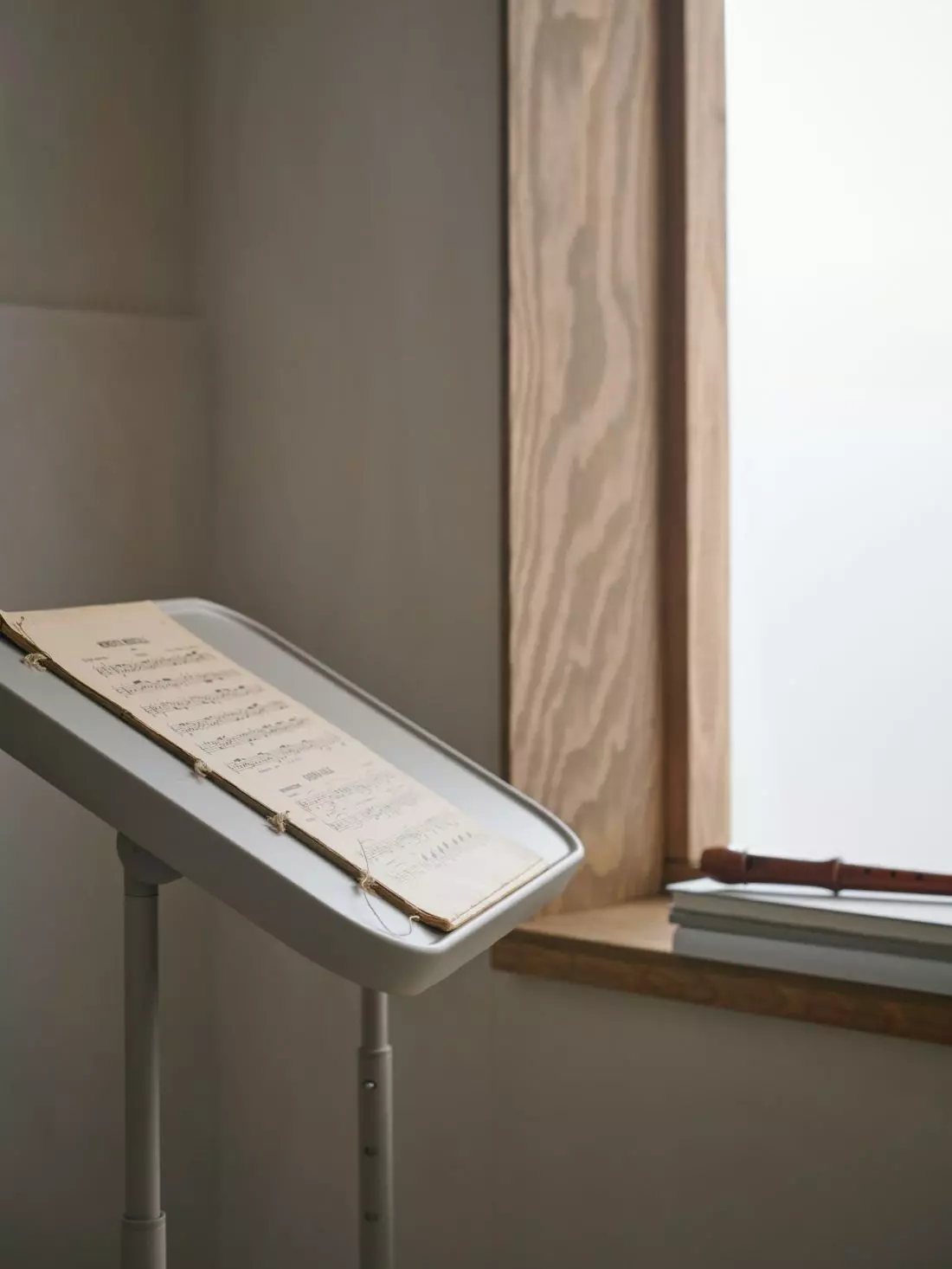 BJÖRKÅSEN Stolik pod laptopa
