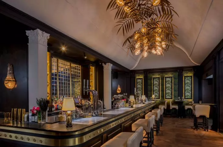 Hotel The Queens — bar