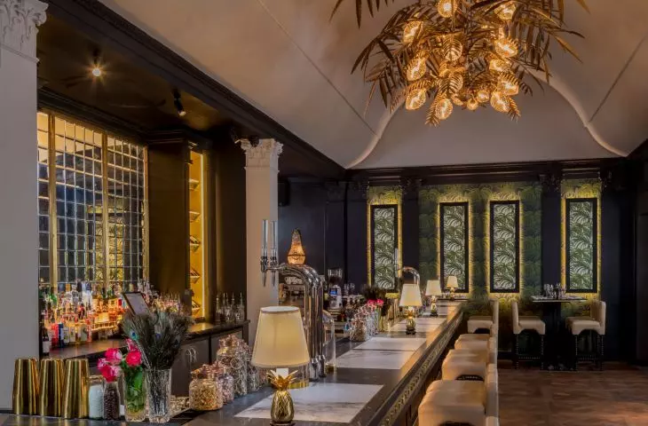 Hotel The Queens — bar