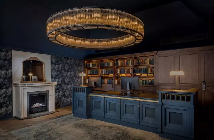 Hotel The Queens — lobby