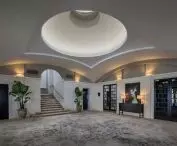 Hotel The Queens — wejście do sali balowej