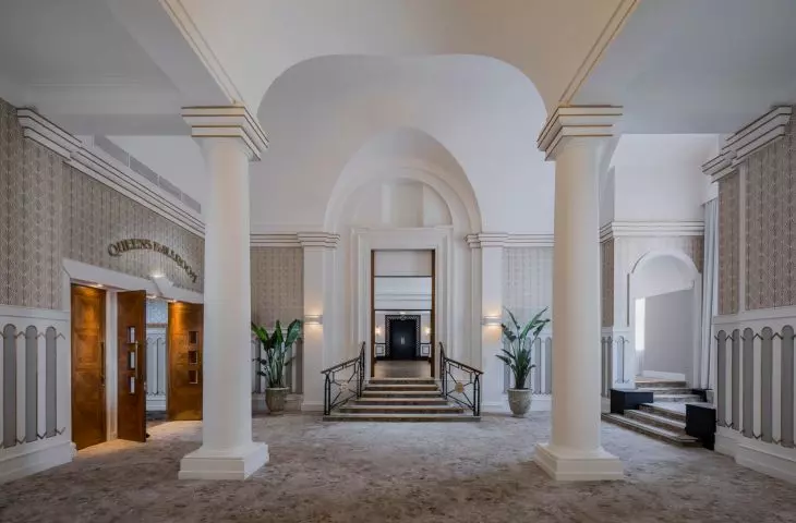 Hotel The Queens — recepcja sali balowej