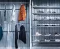 MODO Store, charakterystycznym elementem wystroju są stalowe kurtyny