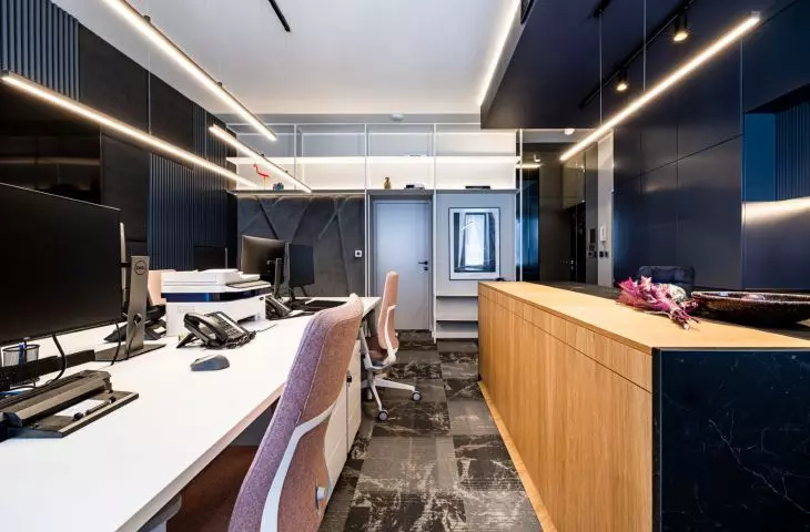 The space between the office and the kitchen island