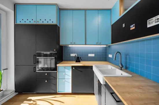 aneks kitchen is a combination of ready-made elements with parts created to order by a carpenter