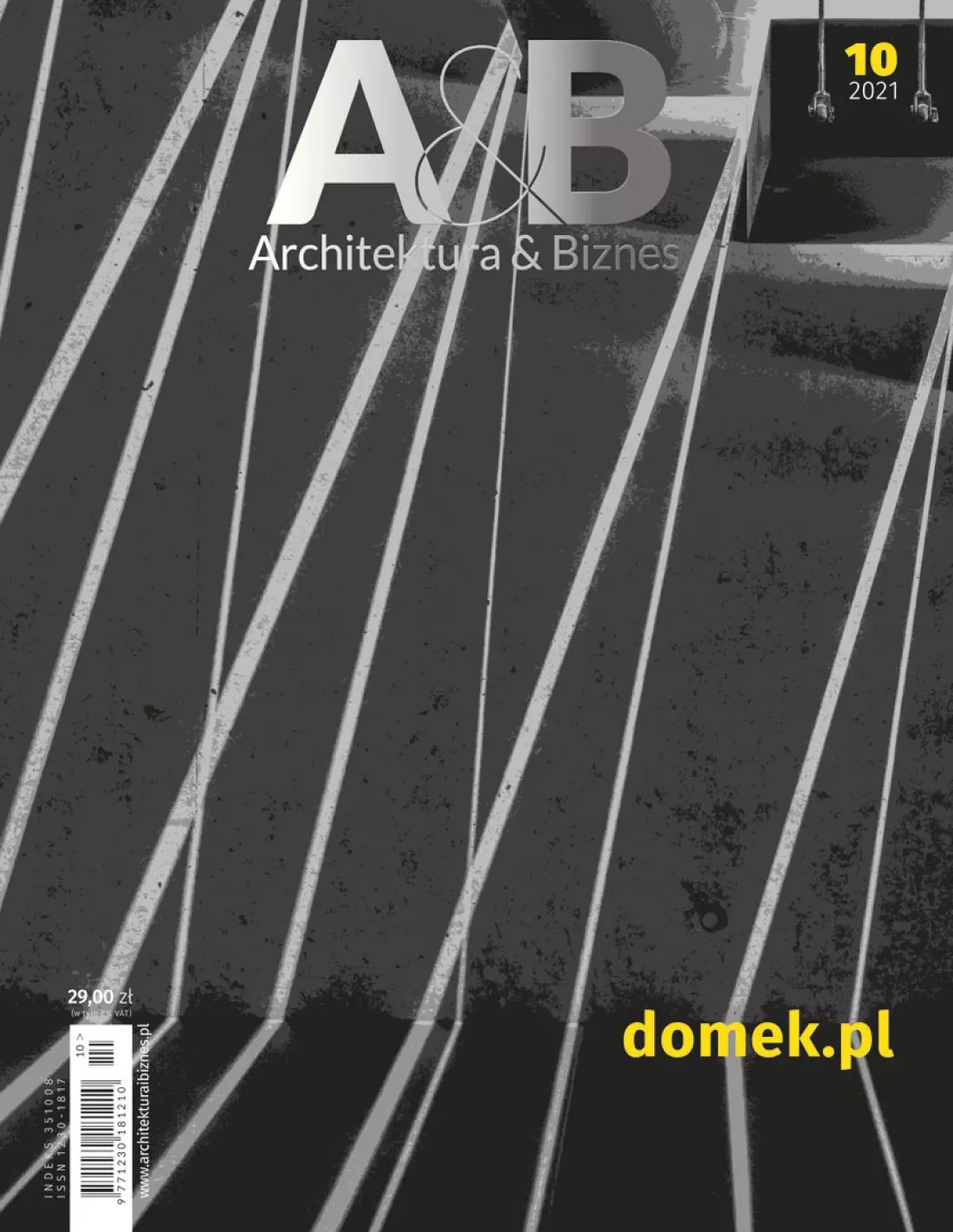 październik 2021