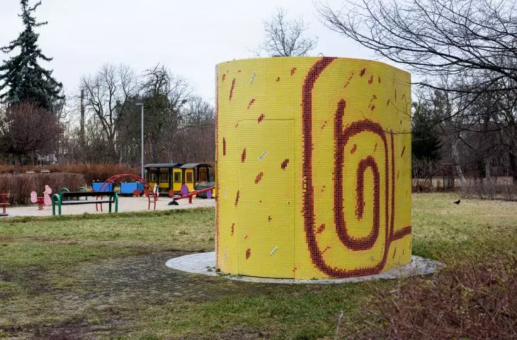 Toilet at the Karlowicka Glade from the back