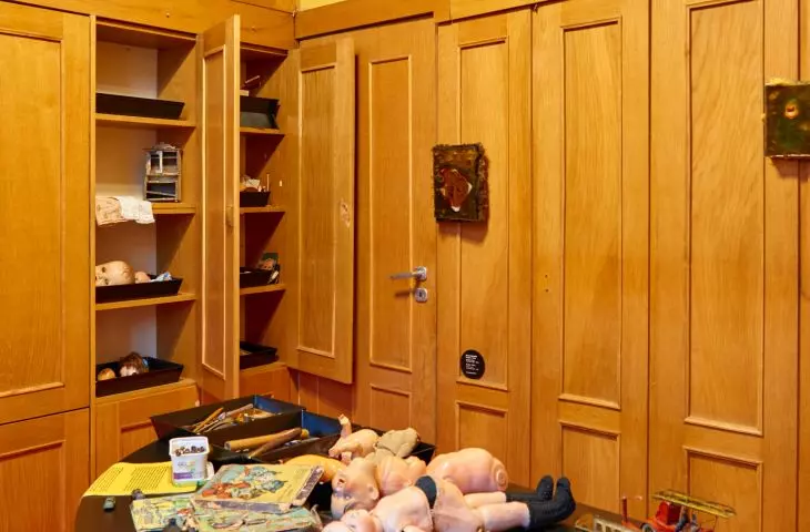 Operating room for toys