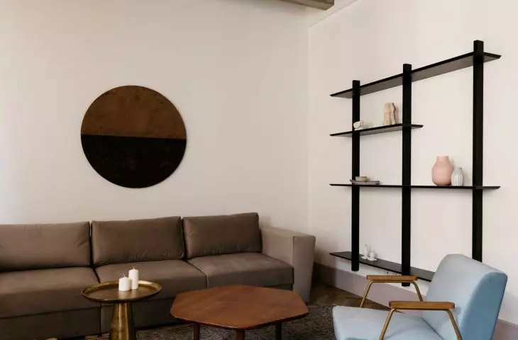 minimalistyczny salon apartamentu Pełnia
