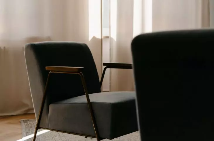 fotel w salonie