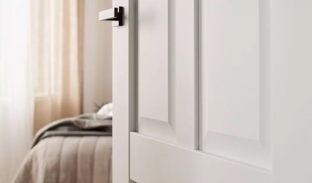 The arrangement of milling cutters in panel doors also affects the character of our room