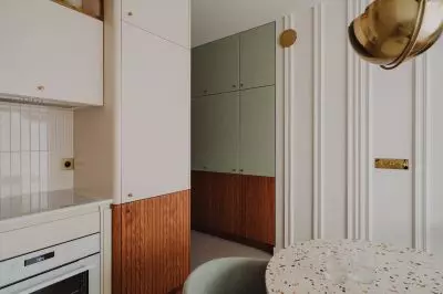 widok from kitchen to hallway 
