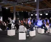 salonowa atmosfera sprzyjająca nawiązywaniu biznesowych kontaktów