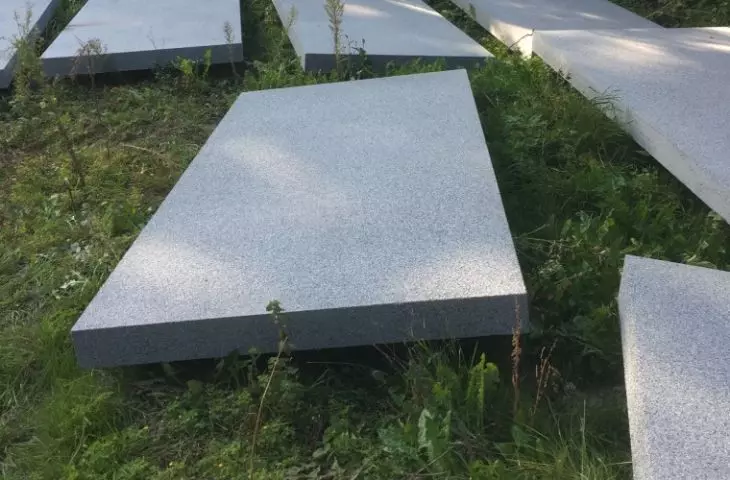 Domy jednorodzinne na osiedlu Grunwald – wejście do domu