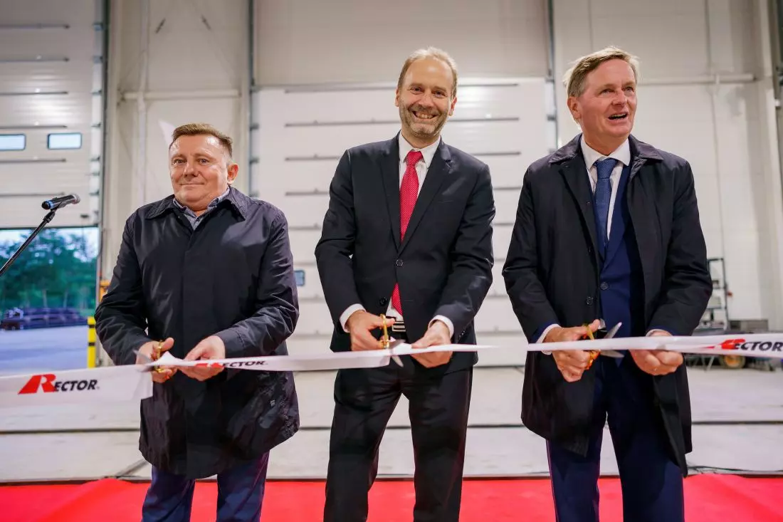 Uroczyste otwarcie fabryki w Mszczonowie