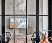 Salon z lampą w kształcie chmury