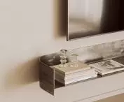 stalowa półka pod telewizorem