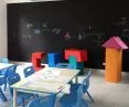 XYstudio studio has experience in designing educational facilities. The photos show the Edison school.