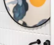 Fragment wnętrza łazienki w salonie urody