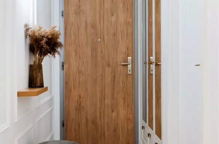 Entrance to the apartment