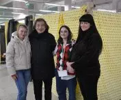 Schigeru Ban and volunteers 