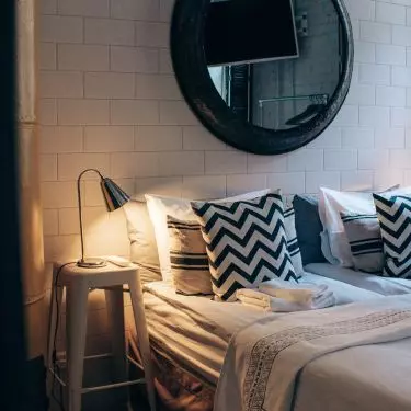 Side lighting in the bedroom