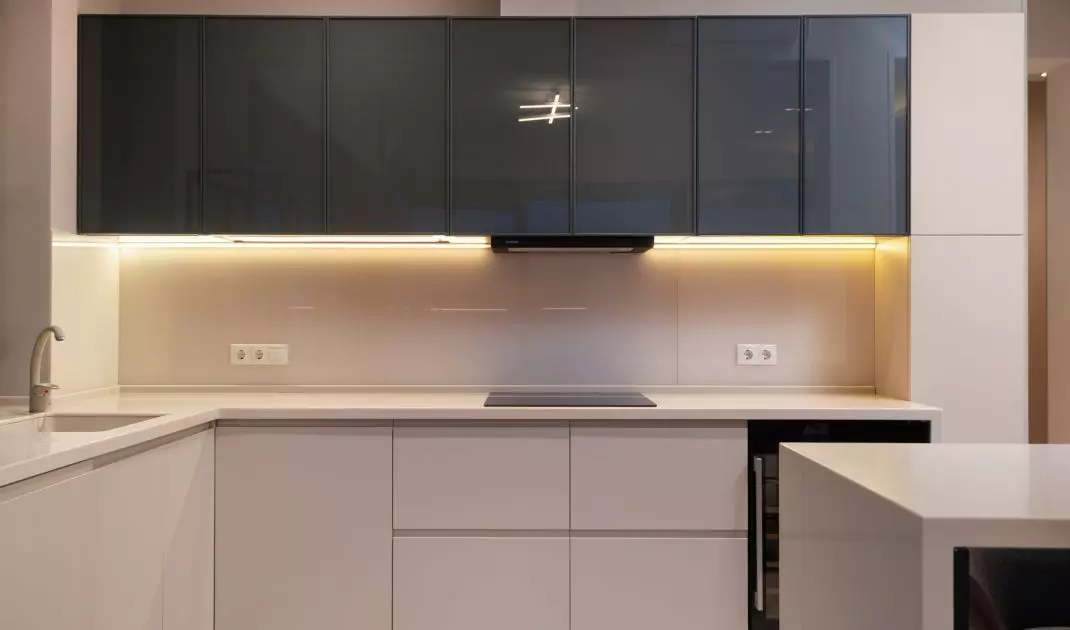 Countertop lighting in a modern kitchen