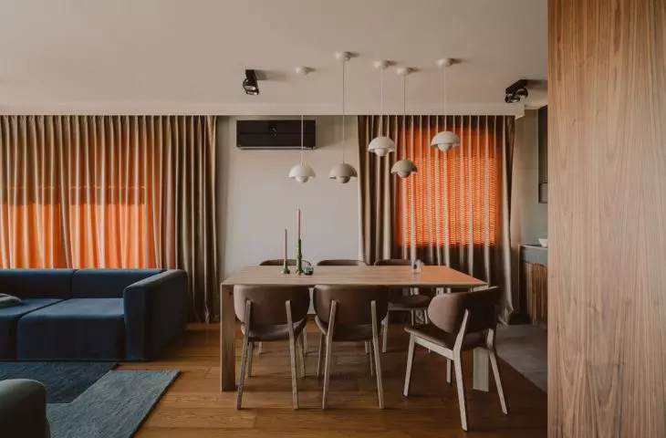 The dining room is directly connected to the kitchenette and living room