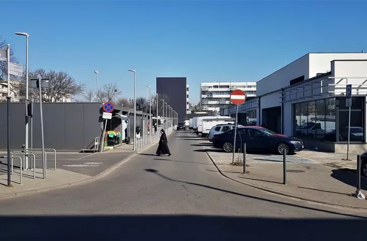 Odbudowane pawilony handlowe przy ul. Świt w Poznaniu
