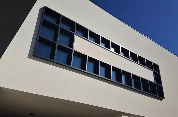 Odbudowane pawilony handlowe przy ul. Świt w Poznaniu