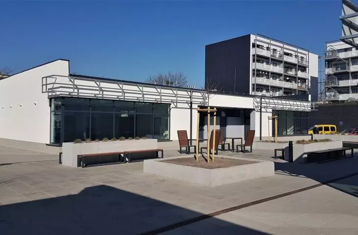 Odbudowane pawilony handlowe przy ul. Świt w Poznaniu