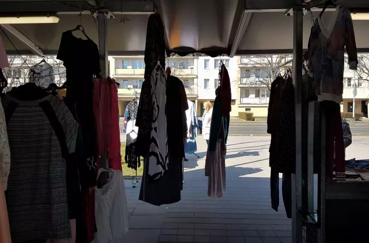 Odbudowane pawilony handlowe przy ul. Świt w Poznaniu