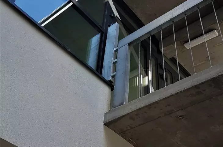 Odbudowane pawilony handlowe przy ul. Świt w Poznaniu