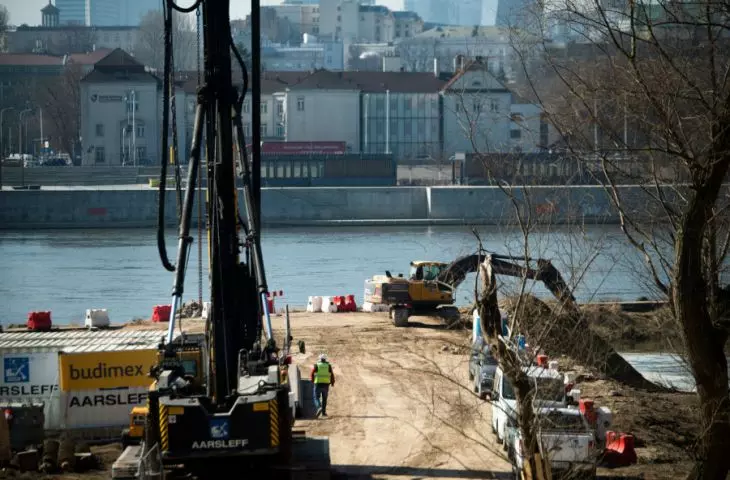 Construction of the footbridge