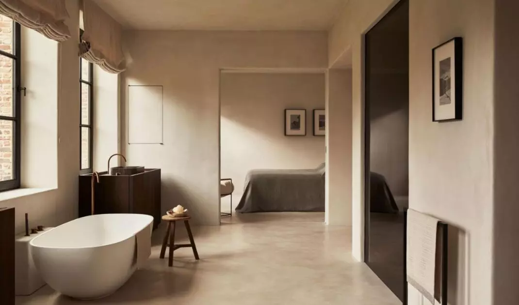 Natural plaster suits minimalist arrangements