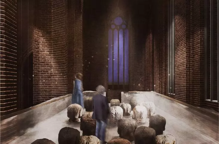 W bocznej nawie autorka umieściła „Plecy” Magdaleny Abakanowicz